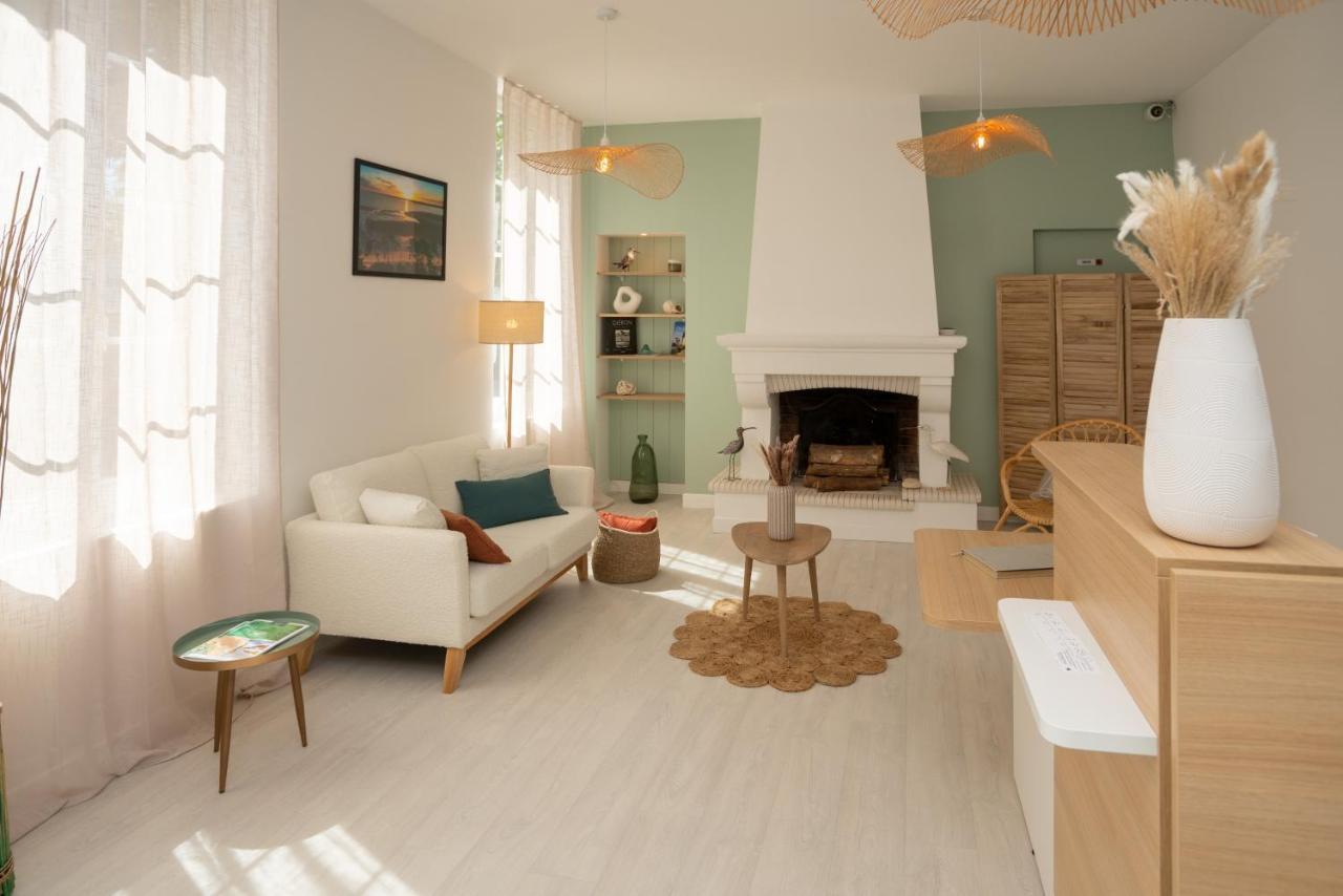 Hotel Le Square Saint-Pierre-d'Oleron Ngoại thất bức ảnh