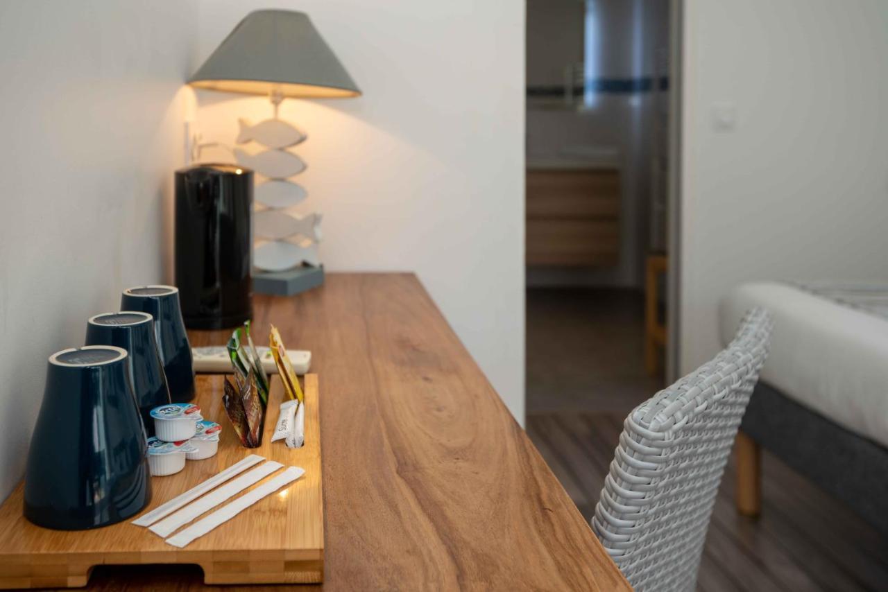 Hotel Le Square Saint-Pierre-d'Oleron Ngoại thất bức ảnh