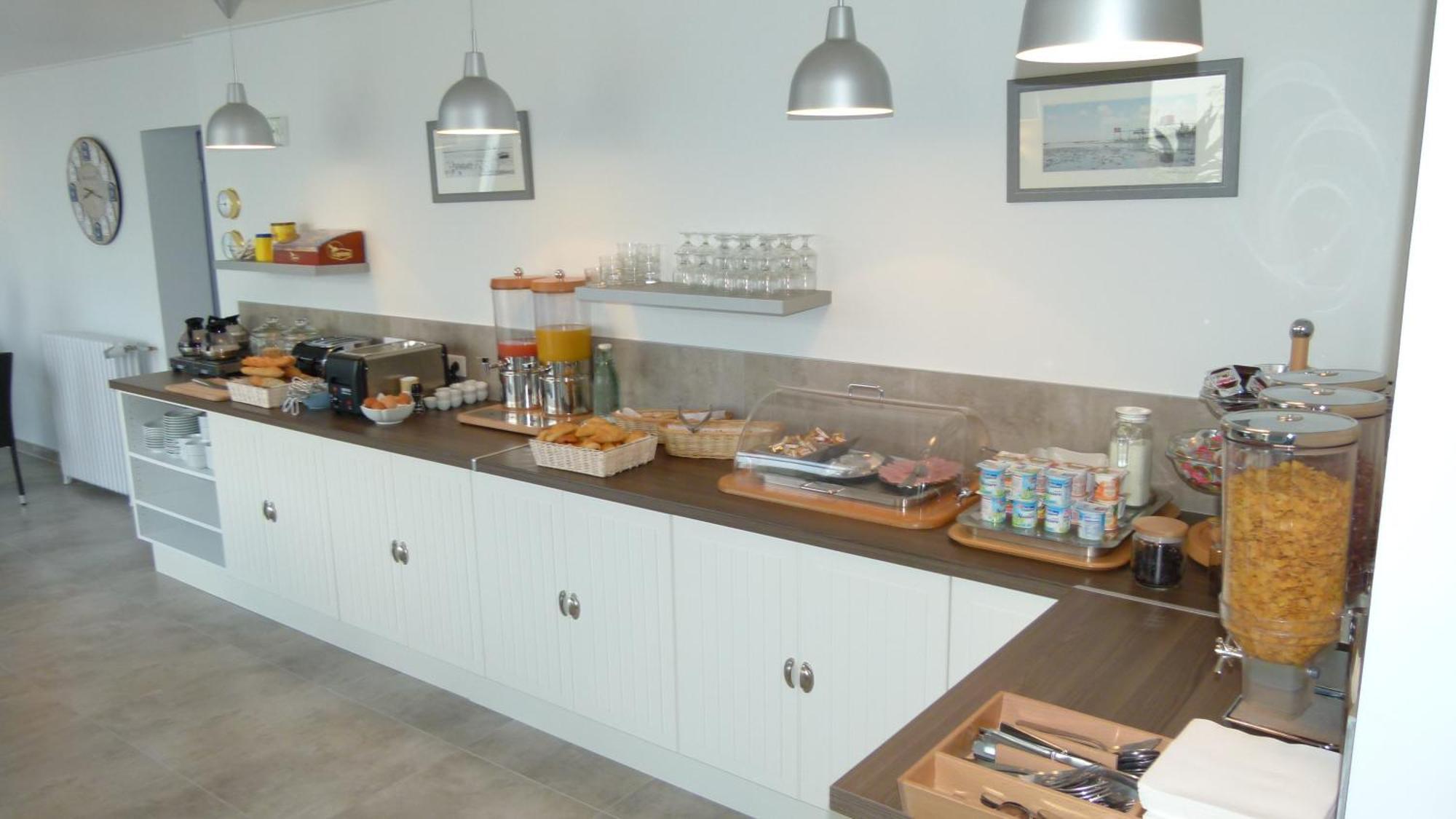 Hotel Le Square Saint-Pierre-d'Oleron Ngoại thất bức ảnh