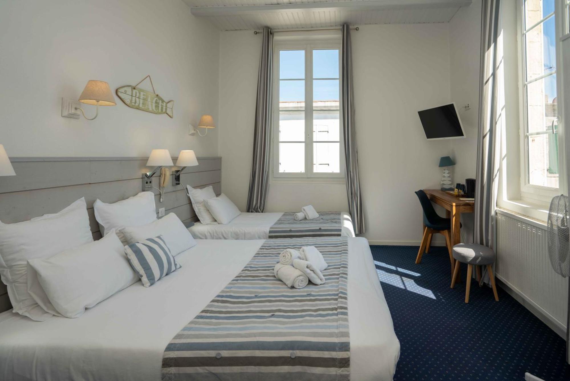 Hotel Le Square Saint-Pierre-d'Oleron Ngoại thất bức ảnh