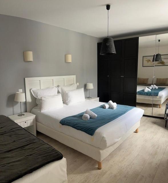 Hotel Le Square Saint-Pierre-d'Oleron Ngoại thất bức ảnh