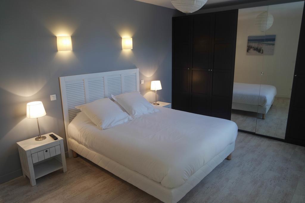 Hotel Le Square Saint-Pierre-d'Oleron Ngoại thất bức ảnh